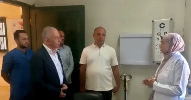 رئيس مركز الخارجة يتفقد الوحدة الصحية وحديقة قرية العبور