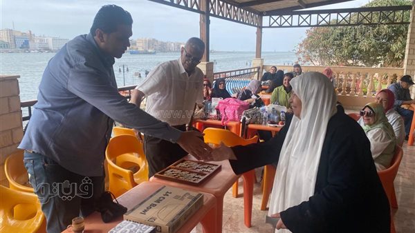 على ضفاف القناة، يوم إنساني لنزلاء دار مسنين بورفؤاد بنادي السلام البحري (صور)