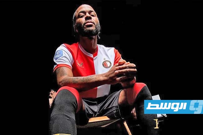 مخالفة سلوكية خطيرة تضع ستيرلينغ في مواجهة المجهول بهولندا