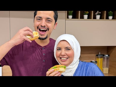 من غير وقت طويل في المطبخ، حضري أحلى ساندوتشات وناجتس ذهبية تخلي كل لمة أحلى 😍🍔