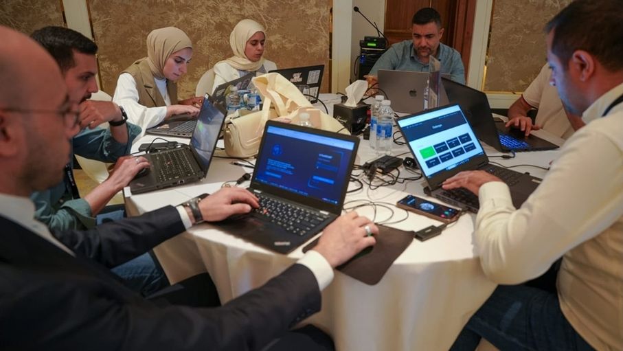 كوادر "الاقتصاد الرقمي" ضمن الفريق الفائز بالمركز الأول بمسابقة FLAG THE HACK