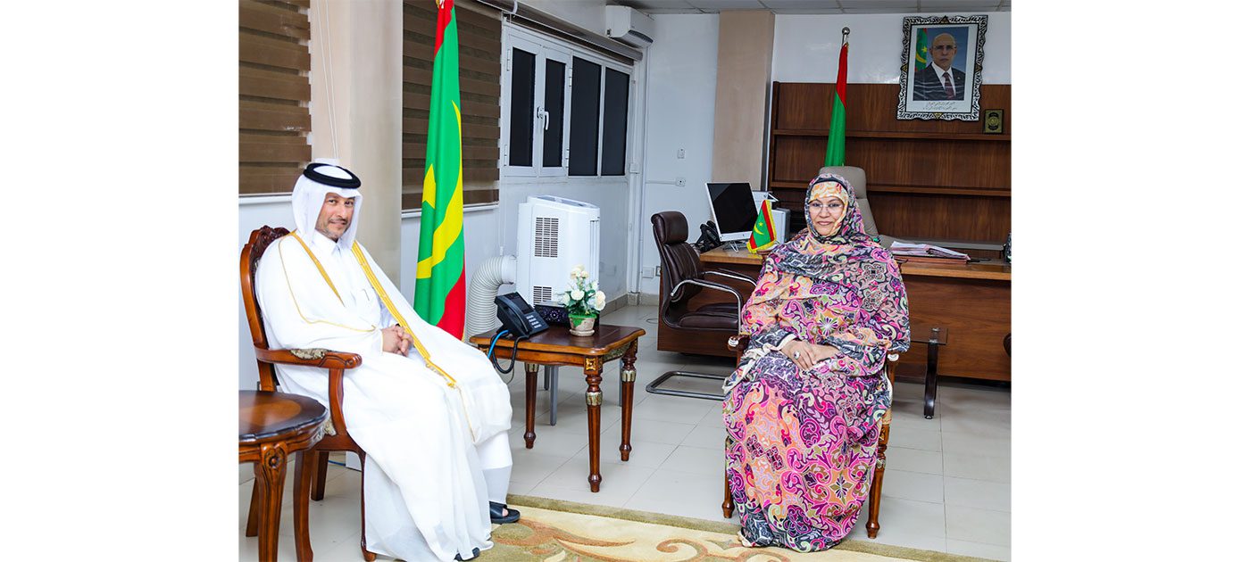 وزيرة الإسكان تستقبل السفير القطري