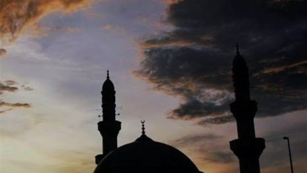 موعد أذان العشاء اليوم في القاهرة.. الإثنين 9 مارس 2026