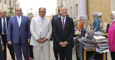 محافظ القاهرة ورئيس جامعة العاصمة يفتتحان معرض الحرف التراثية بالجامعة الأهلية