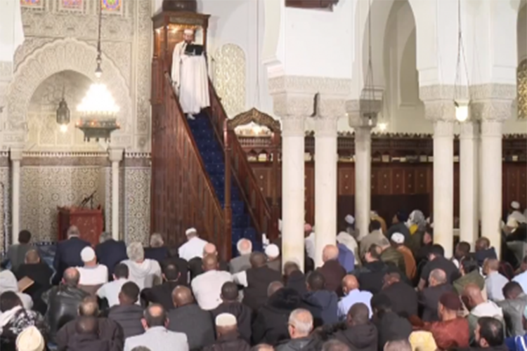 لماذا لا تجد خُطب المساجد طريقها إلى واقعنا؟! (1)