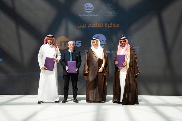 برعاية وزير "البيئة".. تعاون سعودي فرنسي لتوطين صناعة اللقاحات بانضمام شركة "سيفا" لـ Biotech Park