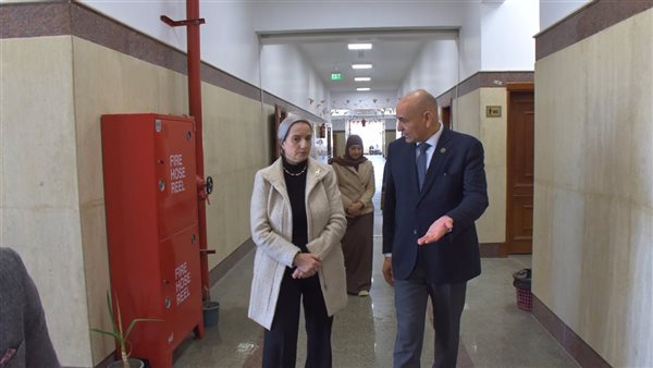 رئيس جامعة السادات: توفير الإمكانيات اللازمة للعملية التعليمية والبحثية بكلية الطب