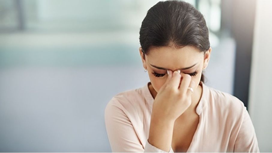 لماذا يستمر الألم لدى النساء لفترة أطول؟