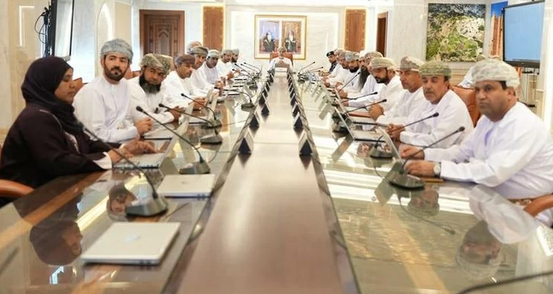«بلدي الداخلية» يبحث المشاريع الخدمية والتخطيطية فـي ولايات المحافظة