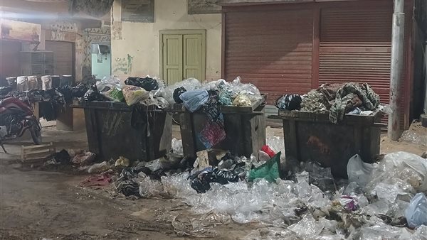 بلاغ لمحافظ سوهاج.. شوارع المراغة تستقبل عيد الفطر بأكوام القمامة