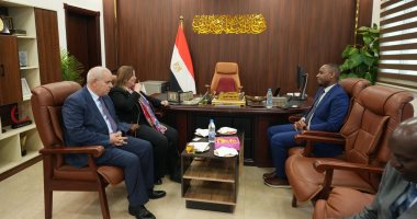 مي عبد الحميد تلتقي وزير الدولة للبنية التحتية في رواندا