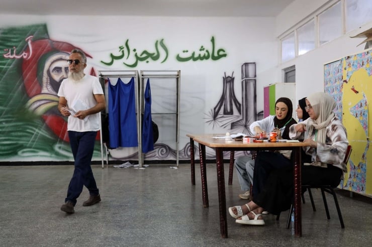 أقل من 5 ملايين مصوت من نحو 24 مليونا.. تراجع نسبة المشاركة في تشريعيات الجزائر يجدد النقاش حول “المقاطعة الشعبية”