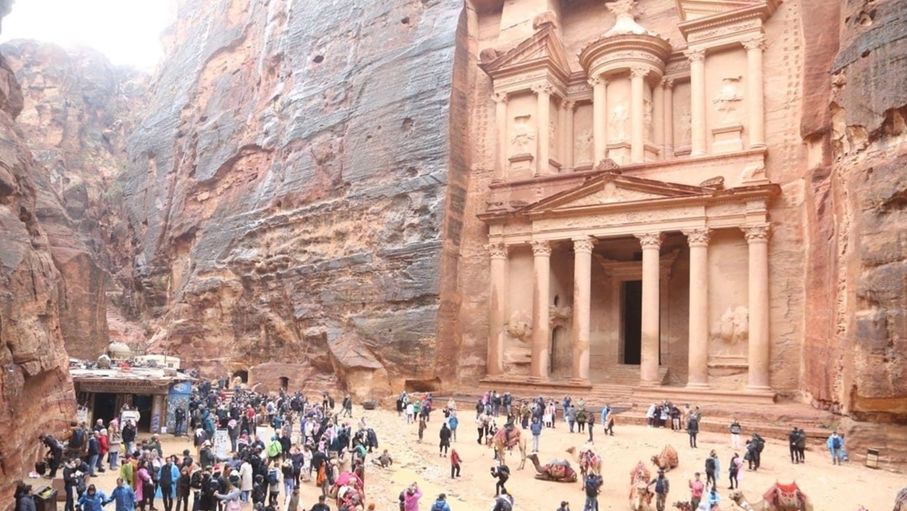 دعوات لتكثيف الحملات السياحية الموجهة للزوار العرب