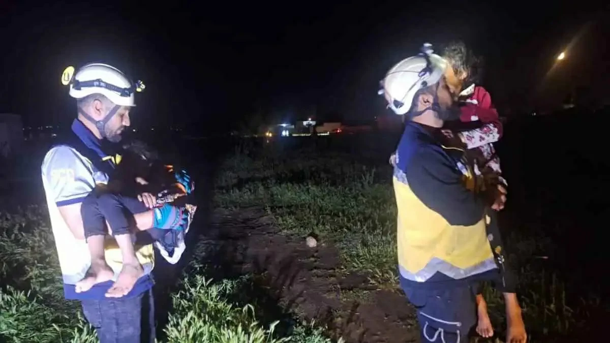 الفرات يغدر بالسوريين.. مخيم جرابلس يتحوّل لـ«جزيرة غارقة» وسط السيول
