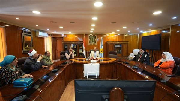 محافظ أسيوط يترأس اجتماعًا موسعًا لمتابعة حياة كريمة