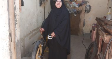 22 سنة «في مهنة العجلاتي».. الست نعيمة من دمياط قصة كفاح بطلها الصبر
