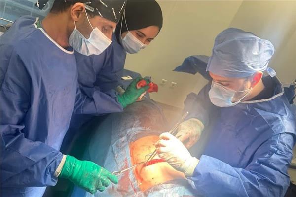«بنها الجامعي» تنقذ حياة مريضة تعاني من ضيق شديد وحرج بالشرايين التاجية