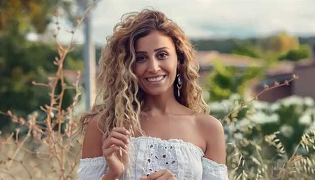 أناقة وشياكة.. دينا الشربيني تبهر جمهورها بـ 5 صور جديدة