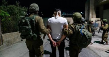 قوات الاحتلال الإسرائيلي تعتقل فلسطينيا ووالده في أريحا
