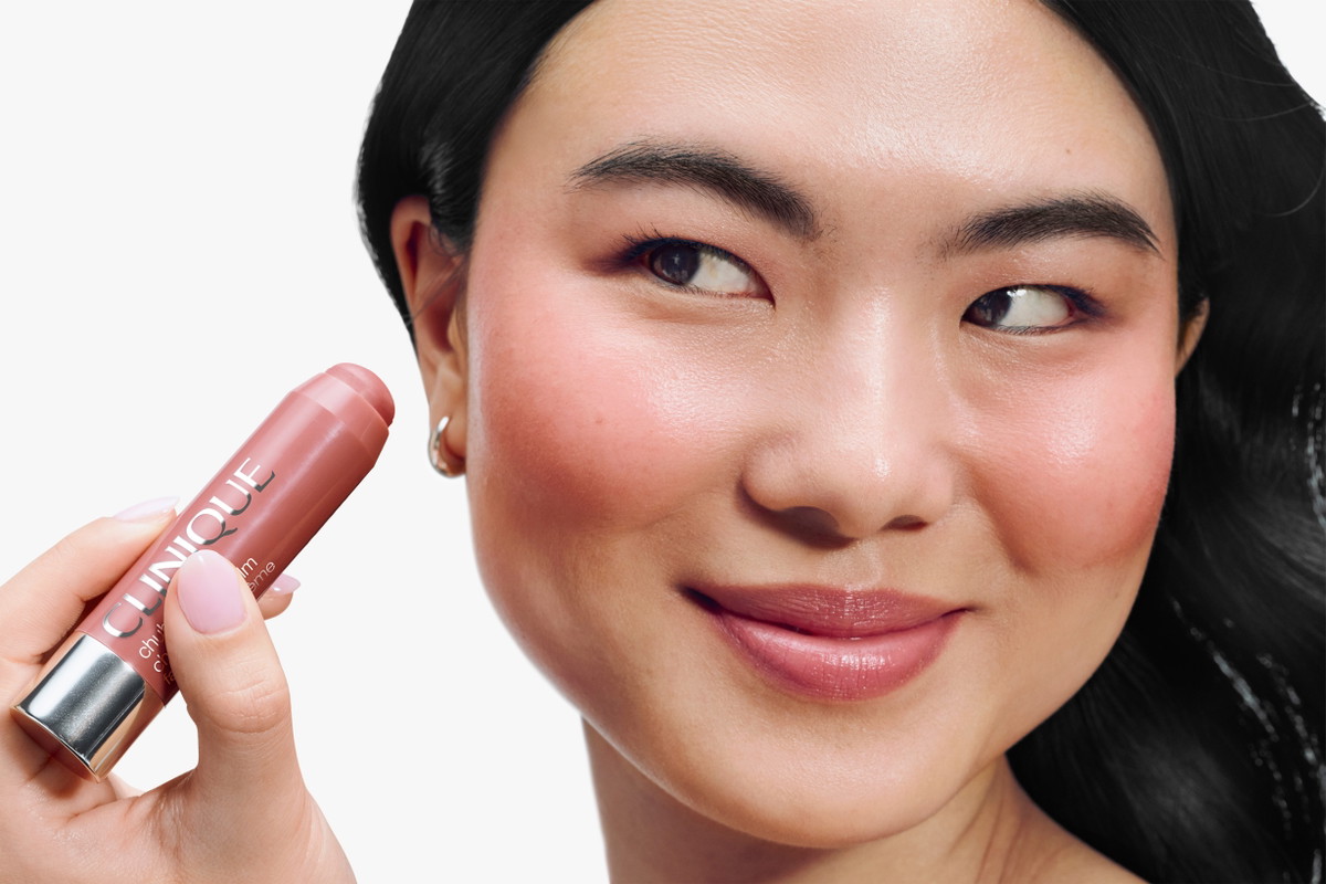 الستيكات الأيقونية من ماركة المكياج والعناية العالمية كلينيك Chubby Stick™ تحصل على تحديث عصري مع إطلاق جديد (\u0639.\u0639)