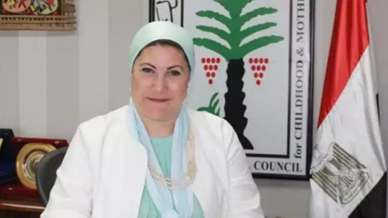 رئيسة "القومي للطفولة" تتلقى تقريرًا عن انتظام العمل بخط نجدة الطفل