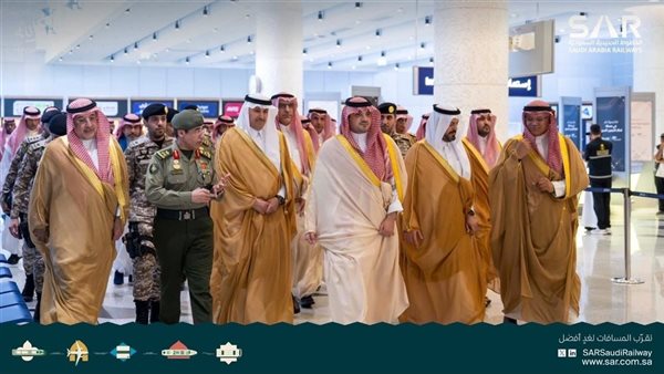 وزير الداخلية السعودي يتفقد جاهزية قطار الحرمين لخدمة الحجاج (صور)