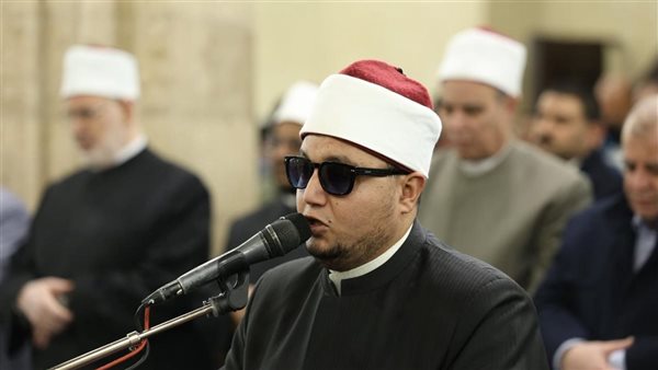 آلاف المصلين يتوافدون على الجامع الأزهر لأداء صلاتي العشاء والتراويح (صور)