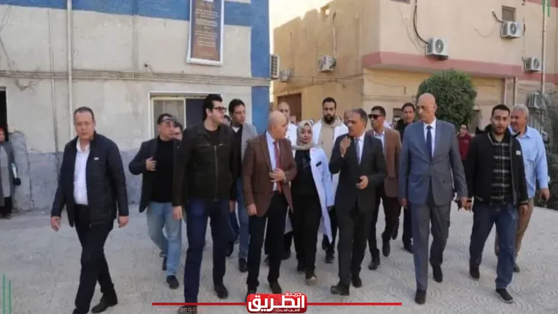 جولة مفاجئة لمحافظ الشرقية بمستشفى مشتول المركزي