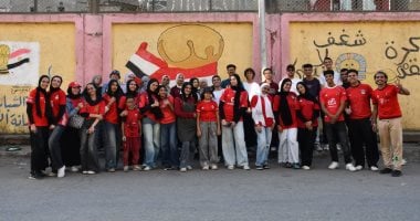 شباب يجملون الشوارع برسومات تشجيعية لمنتخب مصر استعدادا للمونديال