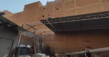 حى العجوزة يزيل جمالونا مخالفا بأرض اللواء ويواصل التصدى لمخالفات البناء