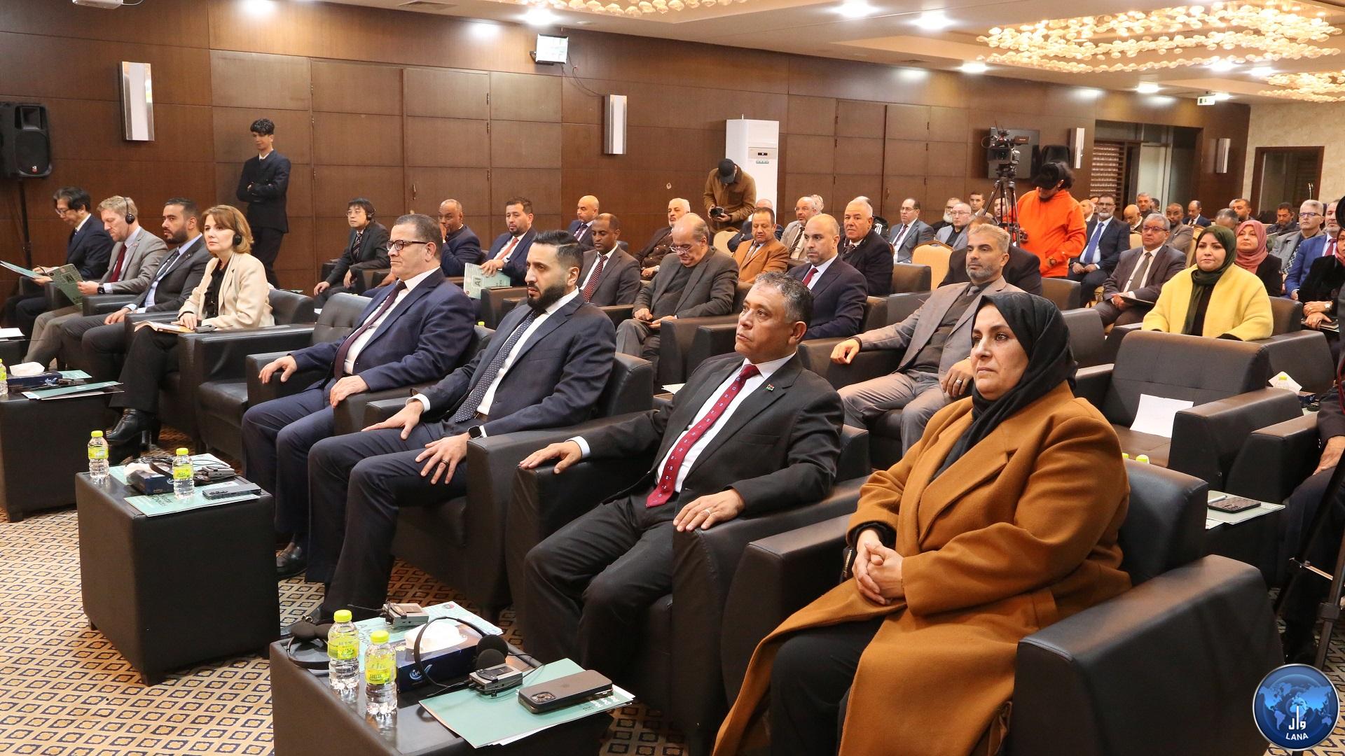 هيئة المعلومات والأمم المتحدة تستعرضان تقرير التنمية البشرية 2025 ويطلقان النسخة الوطنية السابعة.