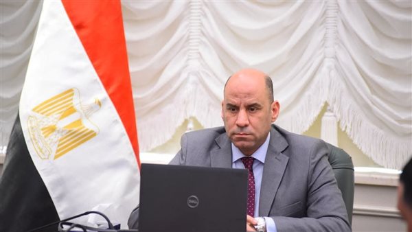 وزير العمل يعتمد صرف 343.9 مليون جنيه منحة عيد الفطر للعمالة غير المنتظمة