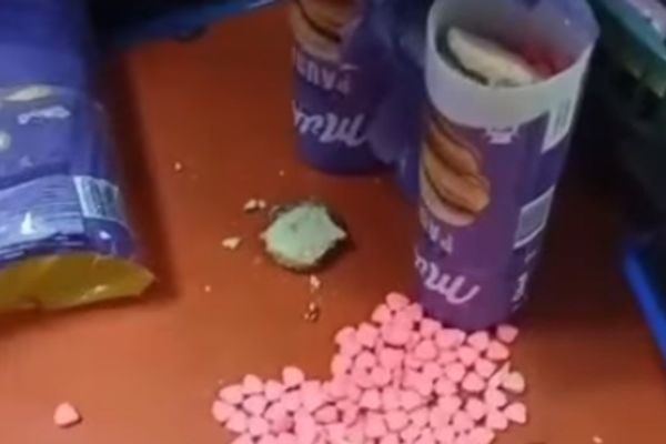 بجاية: حجز أزيد من 13 ألف قرص إكستازي مخبأة داخل علب حلويات
