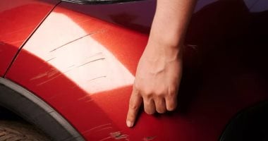 لو سيارتك تعرضت للخدش.. 4 منتجات منزلية هتعالجها