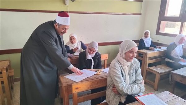 طلاب الشهادتين الابتدائية والإعدادية الأزهرية يؤدون اليوم امتحانات العربي والمطالعة والنصوص