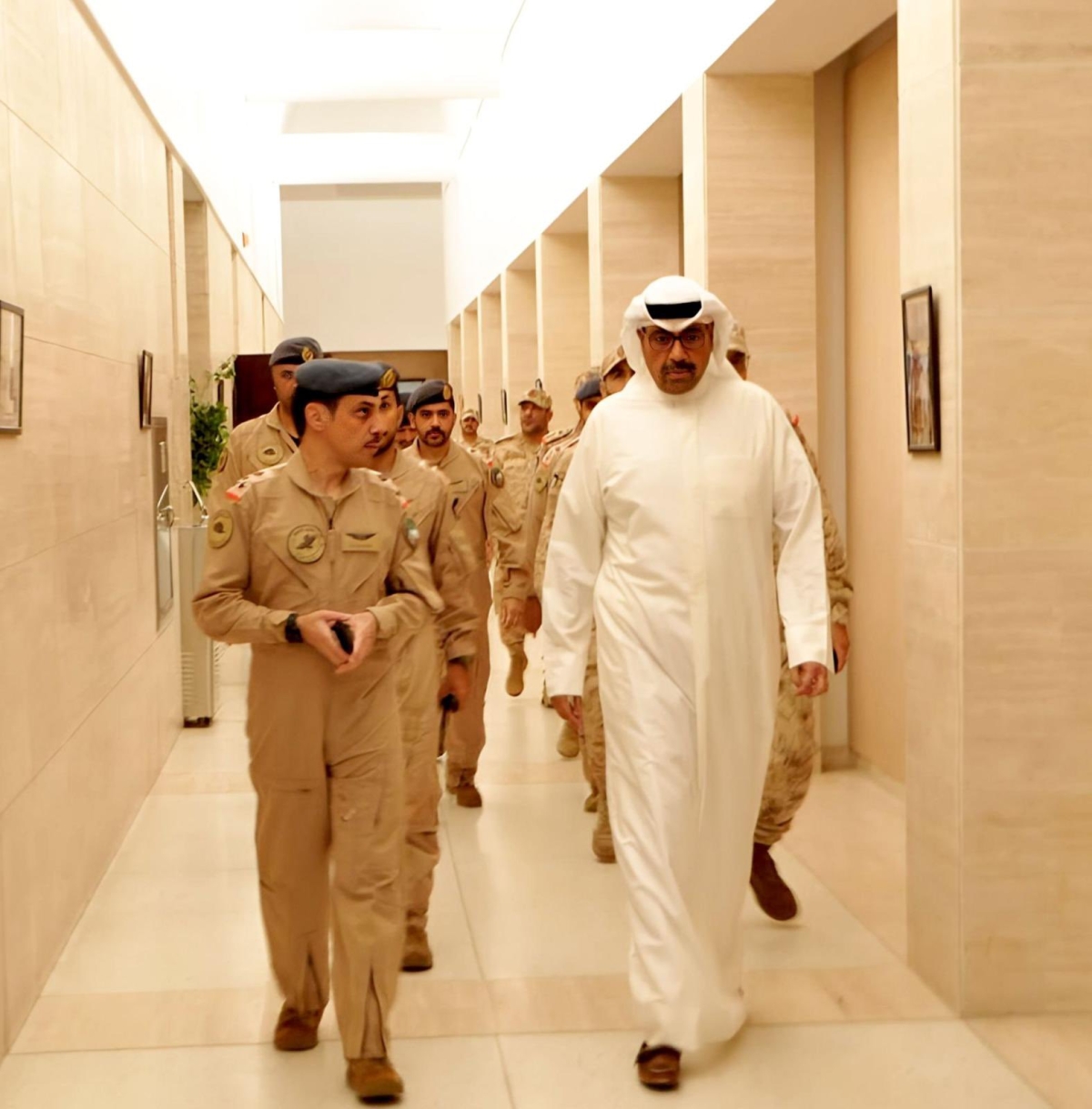 وزير الدفاع تفقد مواقع تابعة للقوة الجوية: الحفاظ على أعلى مستويات الجاهزية