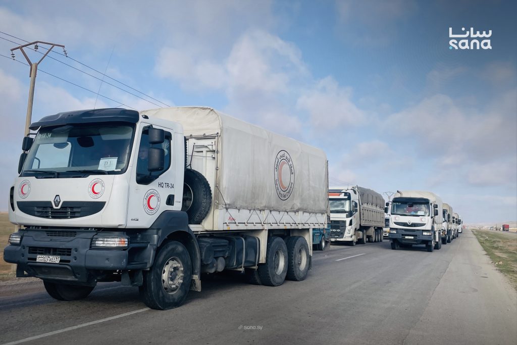 وصول قافلة مساعدات إنسانية تضم 31 شاحنة إلى محافظة السويداء