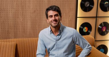 محمد البسيوني يقدم ثالث حلقات برنامج "خطوتين لـ ورا" اليوم