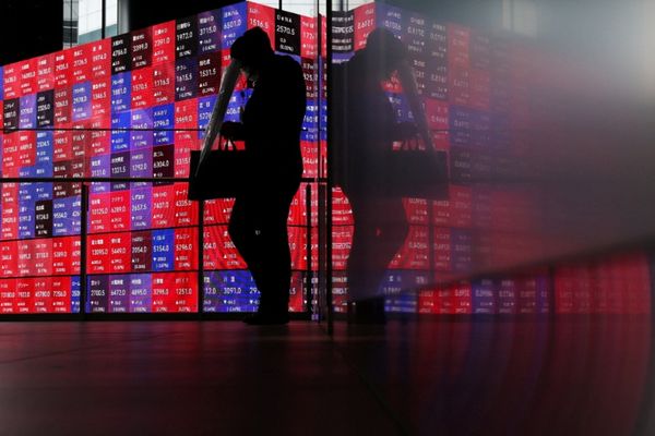 تراجعُ مؤشّرات الأسهم اليابانيّة