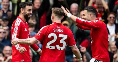 مان يونايتد يفوز على نوتينجهام بثلاثية مثيرة فى الدوري الإنجليزي