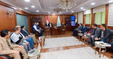 محافظ كفر الشيخ يستعرض جهود مركز سيطرة الشبكة الوطنية للطوارئ ويوجه بتعزيز الخدمات