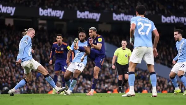 أوريلي يقود مانشستر سيتي للفوز على نيوكاسل بالدوري الإنجليزي