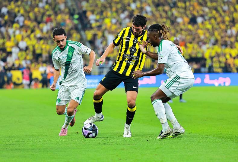 تشكيل قمة الأهلي والاتحاد في ديربي جدة بدوري روشن