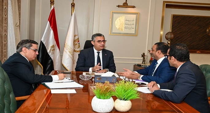 وزير التموين والتجارة الداخلية يبحث مع رئيس غرفة صناعة الحبوب تطوير منظومة المطاحن