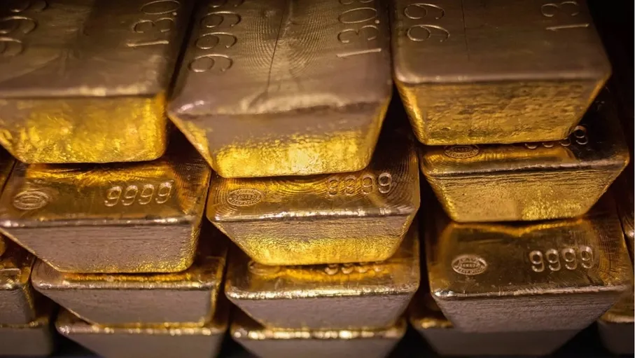 الذهب يحافظ على مكاسبه وسط انفراجة مرتقبة لأزمة مضيق هرمز