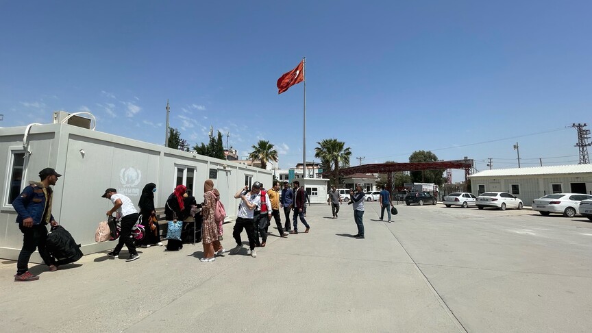 انخفاض عدد السوريين في سوريا بنسبة تفوق الثلث
