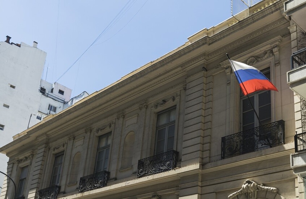 السفارة الروسية لدى بوينس آيرس: قلقون إزاء دعاية القتال في صفوف القوات الأوكرانية في الأرجنتين