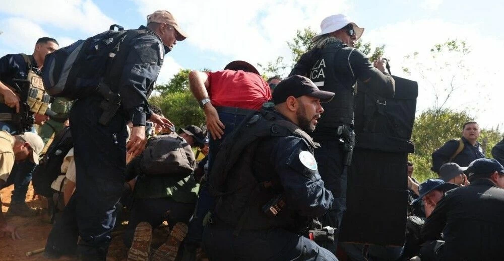 نجاة رئيسة كوستاريكا من انفجار مفاجئ وسط مناجم الذهب !