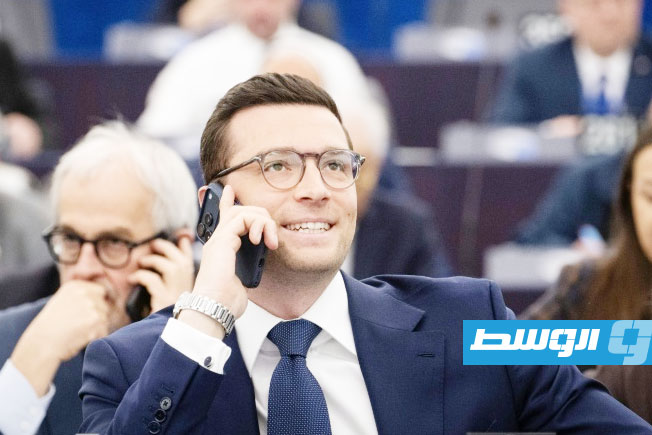 الحياة الخاصة مدخل السياسيين الفرنسيين إلى السباق الرئاسي للعام 2027