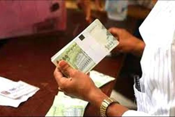 بدء صرف مرتبات شهر مارس لعدد من دوائر وقطاعات وزارة الدفاع